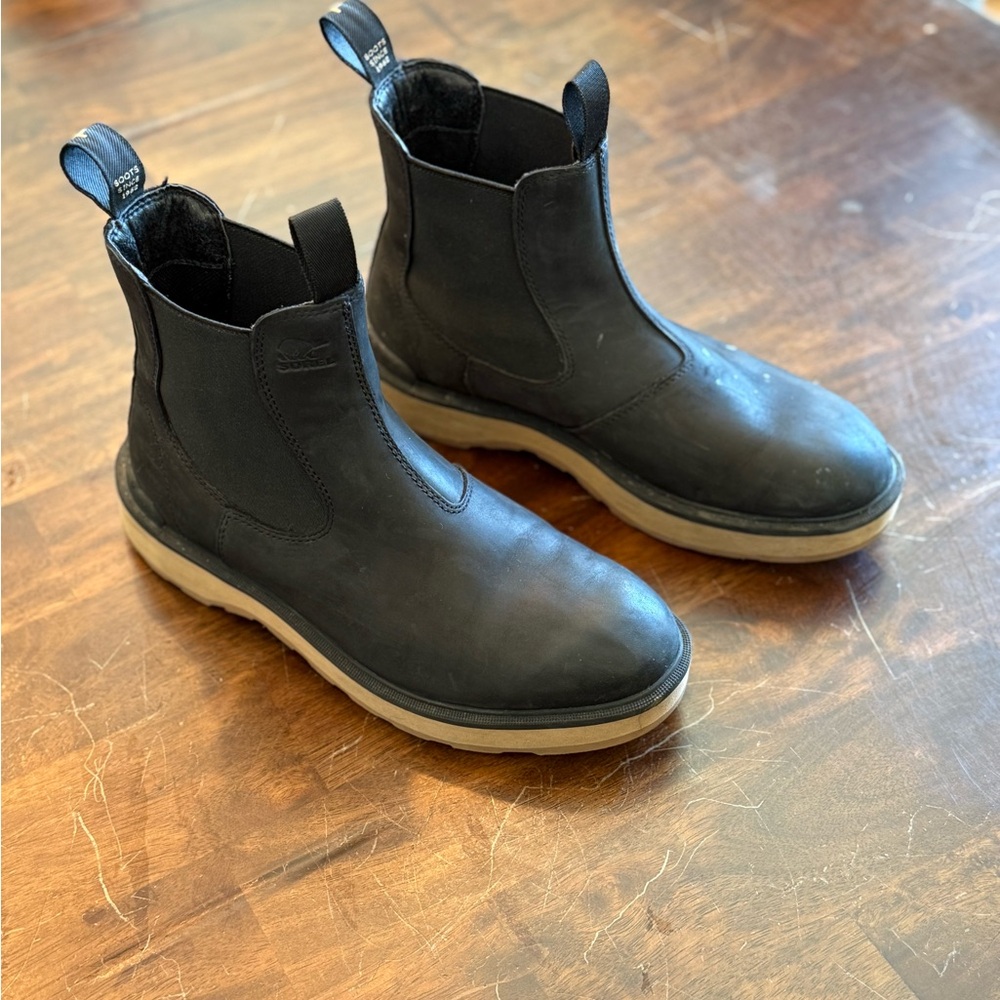 Women’s Black Hi-Line Chelsea Boot